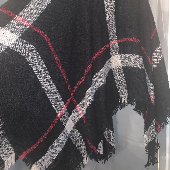 Fall poncho - Picture 2 of 4